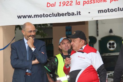 Guido insieme all'Assessore allo sport di Erba...